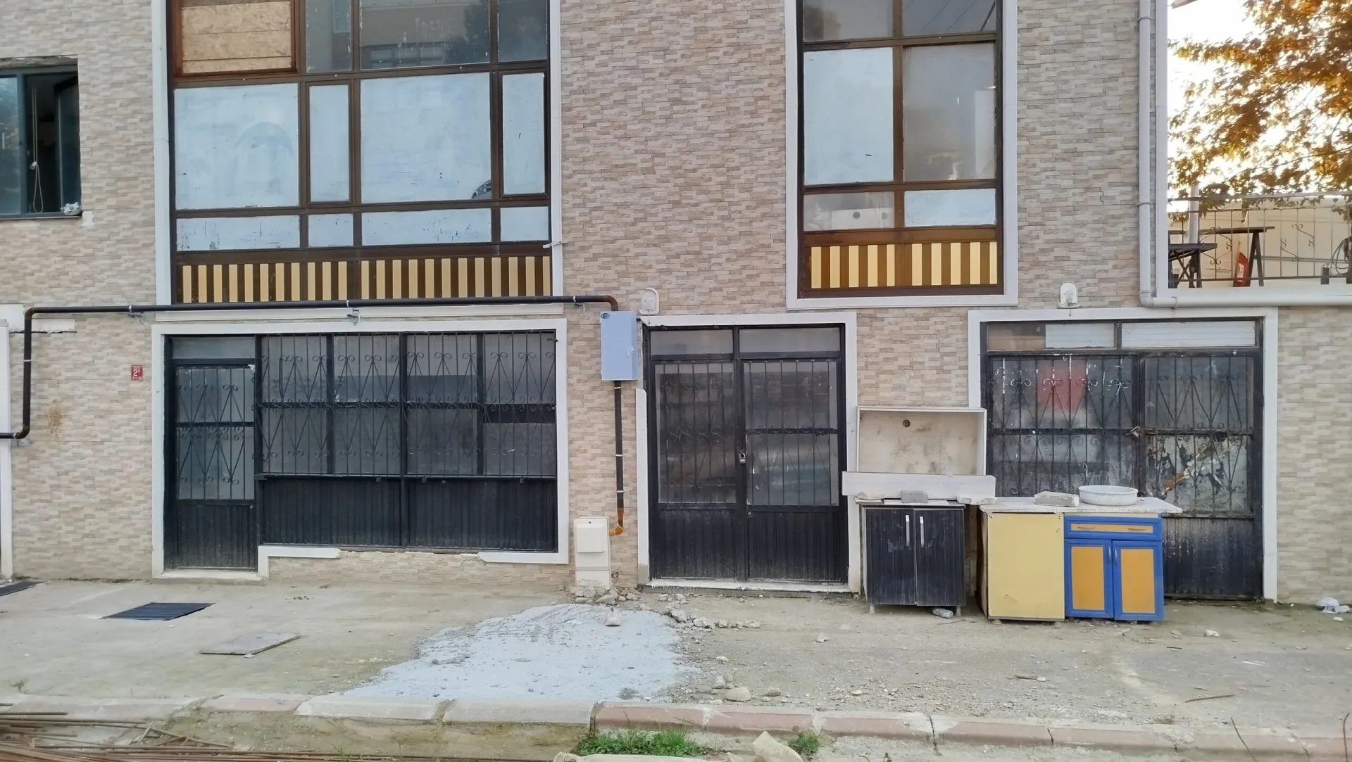 Keşif Arazi 350 M2 Satılık İş Yeri. Balıkesir Edremit Akçay 1167-17 ada parsel.