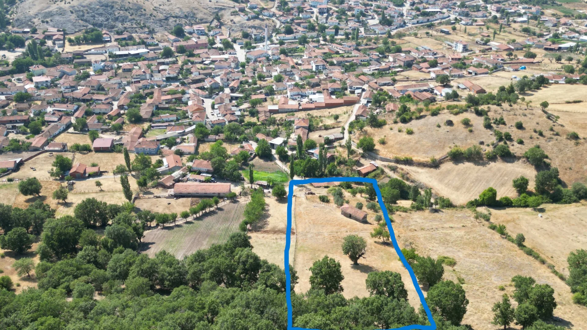Keşif Arazi 6.065 m2 Köy İçi Çiftlik ve Arsa. Balıkesir Balya Dereköyude 135 ada 2 parsel.