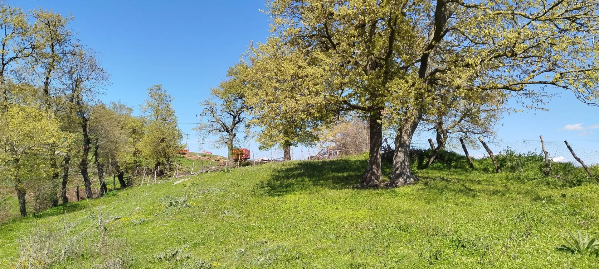 2.000 m2 Arsa. Balıkesir Gönen Kalburcu köyü 110-3 parselde.