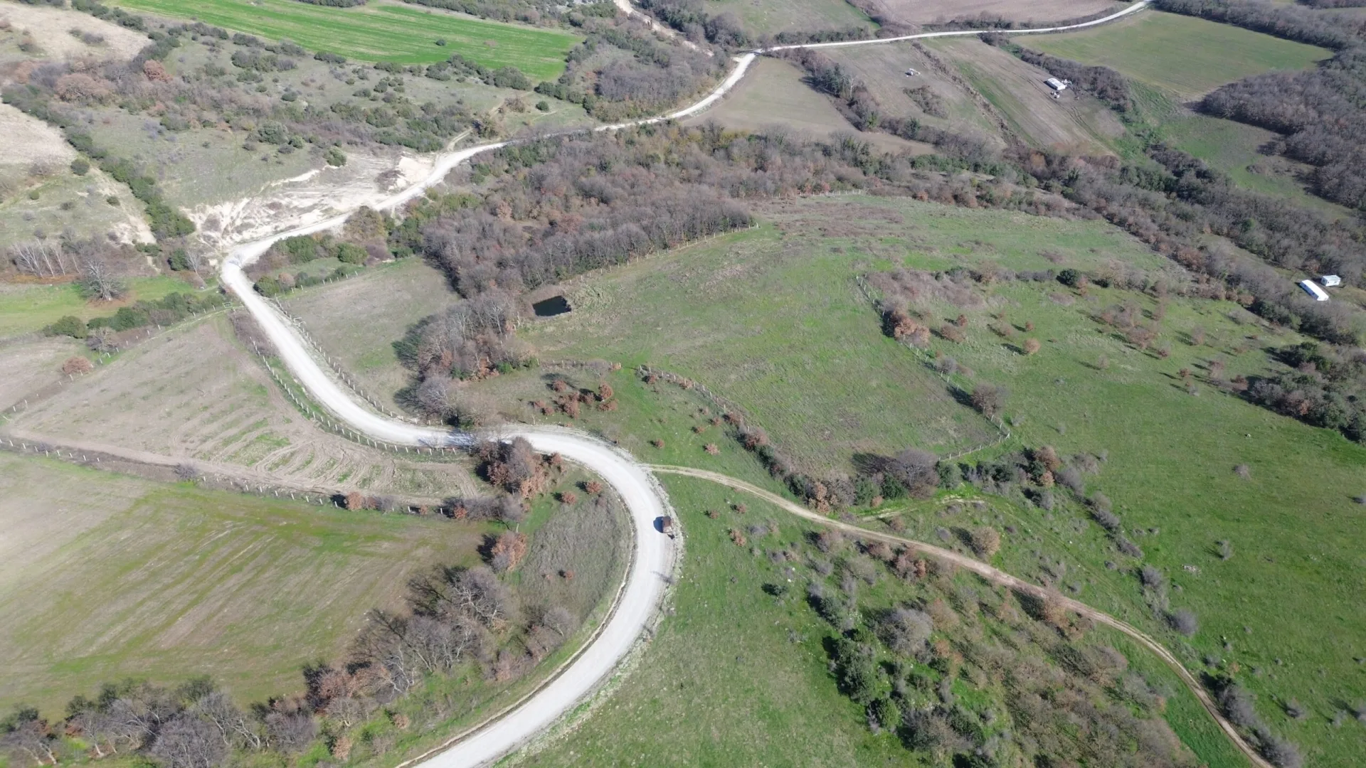 9.651 m2 Satılık Tarla eşif Arazi . Balıkesir Manyas Dura 0 ada 1240 parselde.